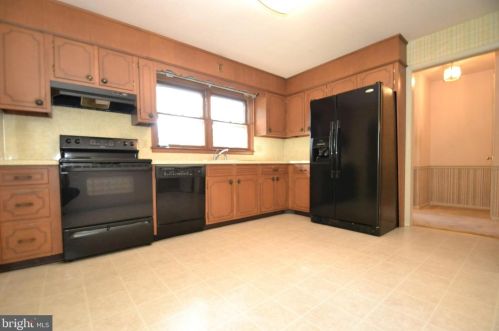 1023 Areba Ave, Swatara PA  17033-2204 exterior