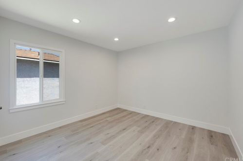 6128 Village Rd, Lakewood CA  90713-3131 exterior