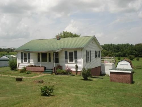 596 Newt Johnson Rd, Smithville, TN 37166-8034