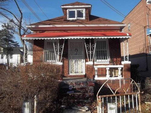 1801 Arnow Ave, Bronx, NY 10469-3311
