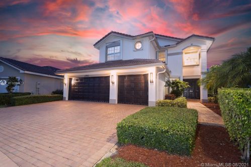 4703 176th Ter, Hollywood, FL 33029-5075