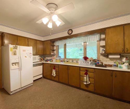 17 Bell St, Fond Du Lac, WI 54935-3938