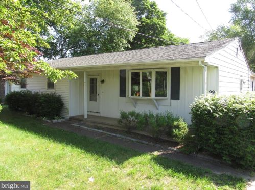 99 Tansboro Rd, Berlin Boro, NJ 08009-1951