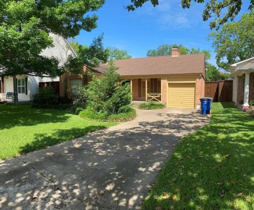 8819 Forest Hills Blvd, Dallas TX  75218-4028 exterior