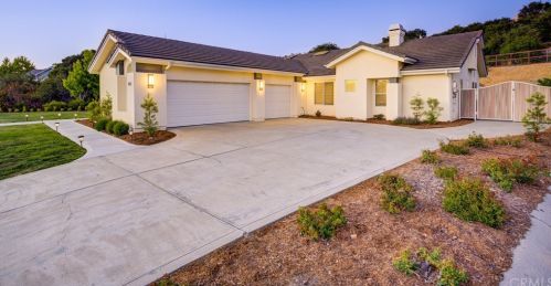 462 Mercedes Ln, Pismo Beach CA  93420-2658 exterior