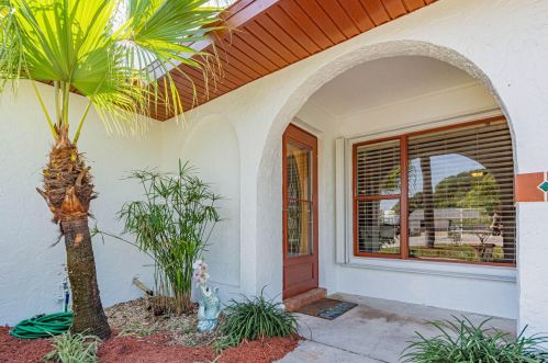 1927 Eucalyptus Ave, Fort Pierce, FL 34949-3400