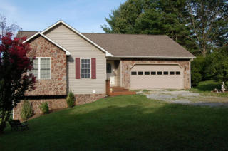 67 Dillon Dr, Troutville, VA 24090-5236