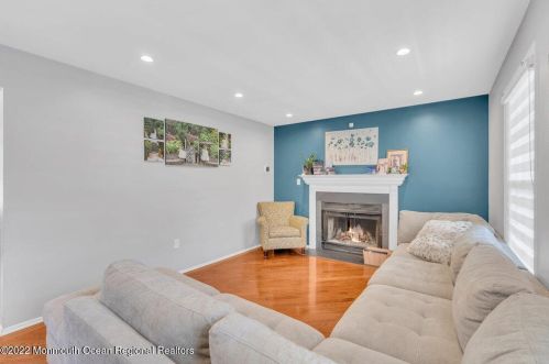 28 Linda Dr, Jackson Twp NJ 08527-5026 exterior