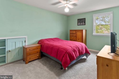 20 Hedgerow Dr, Fairless Hills PA  19030-4022 exterior