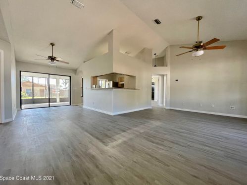 5685 Friendly St, Cocoa, FL 32927-2916