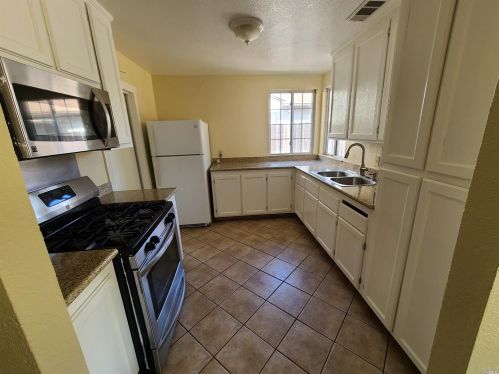 355 Wyoming St, Fairfield CA  94533-5206 exterior