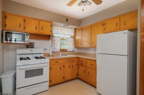 70 Highland Ave, Whippany NJ exterior