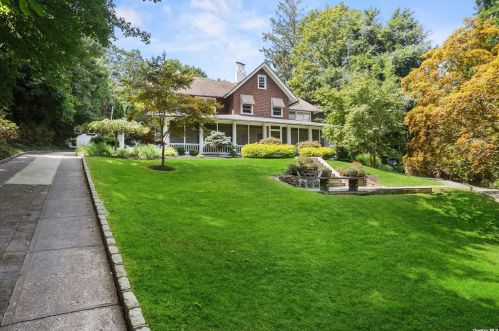 10 Beatty Rd, Shoreham, NY 11786-1053