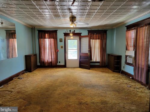 7529 River Rd, Camden, NJ 08110-3422