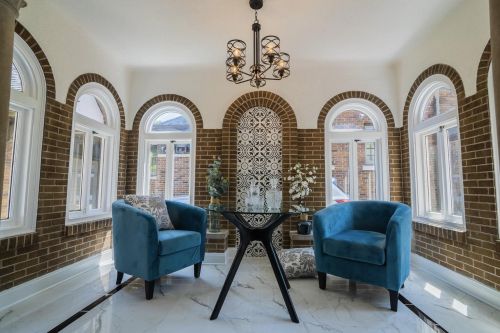 2726 Beverly Rd, Milwaukee WI  53211-2438 exterior