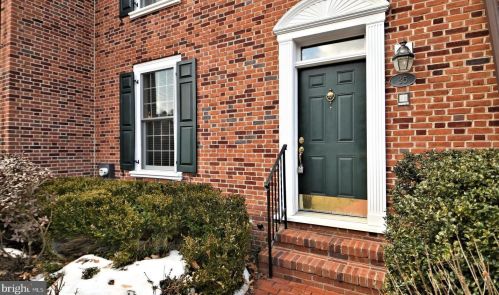 35 Sentinel Rd, Washington Crossing, PA 18977-1143