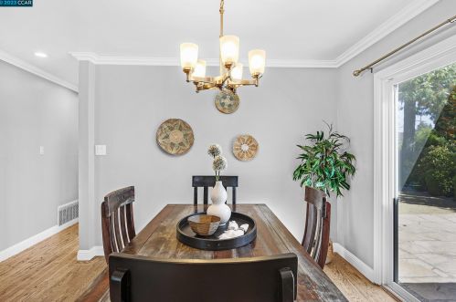 1831 Oakmead Dr, Concord CA 94520-3006 exterior