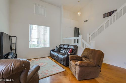 1592 Oakland St, Chandler, AZ 85225-5274