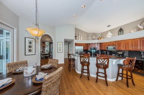 4811 Cross Pointe Dr, Oldsmar FL 34677-5202 exterior