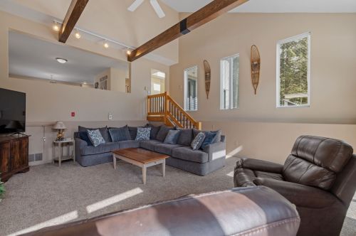 5 Wildwood Dr, Ellsworth NH  03223-4260 exterior