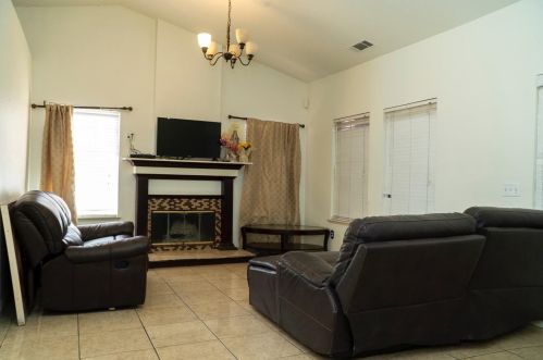 5836 Stretch Dr, Riverbank CA  95367-3110 exterior