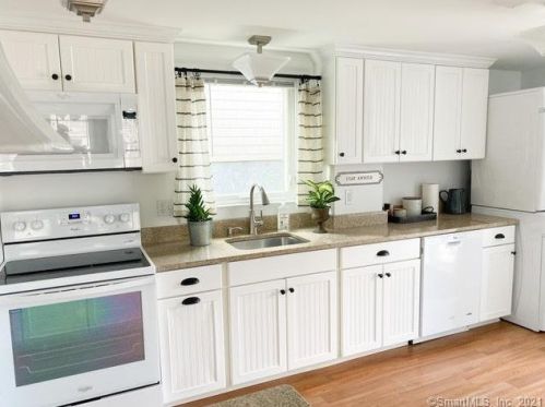 48 Milesfield Ave, Milford CT  06460-7340 exterior