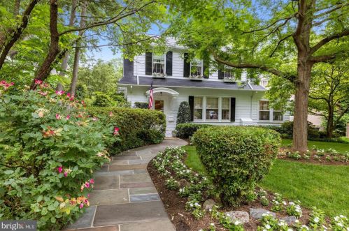 3015 44th St, Washington, DC 20016-3515