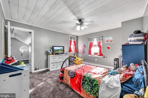 594 Valley Rd, Primrose PA  17901-8852 exterior