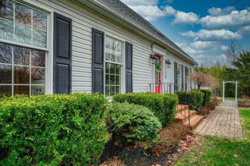 148 Ticetown Rd, Morganville, NJ 07751-4037