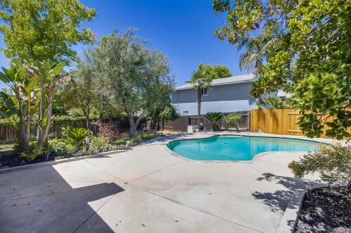 6979 Bobhird Dr, San Diego CA  92119-2021 exterior