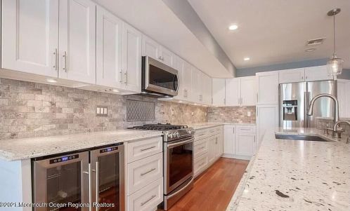 26 Ocean Ave, Monmouth Hills, NJ 07732-1411