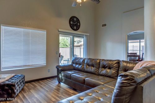 4016 Rose Garden Ln, Glendale, AZ 85308-4766