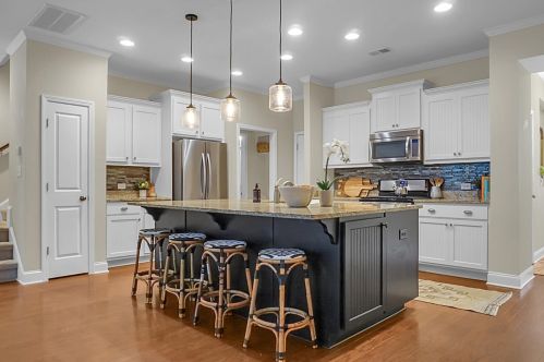 2061 Kings Gate Ln, Mount Pleasant SC  29466-8162 exterior