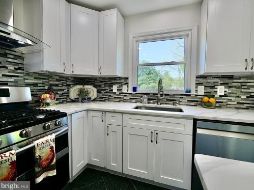 239 Hawkes Ct, Hockessin DE  19707-1351 exterior