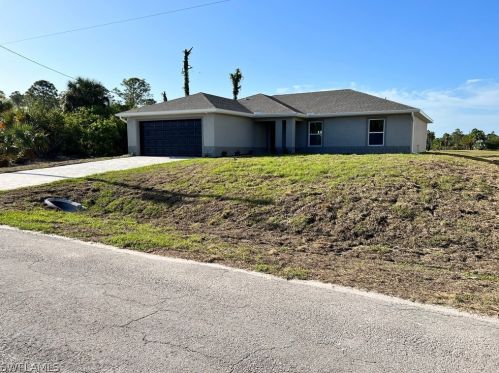 817 Troy Ave, Lehigh Acres, FL 33974-5556