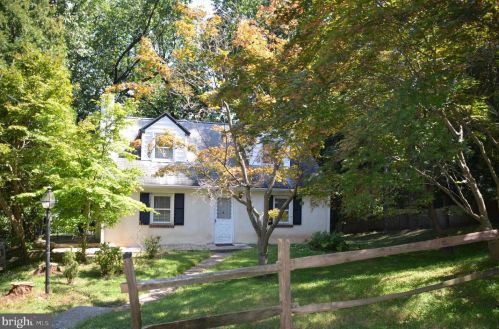 680 Shoemaker Ln, Norristown, PA 19406-3755