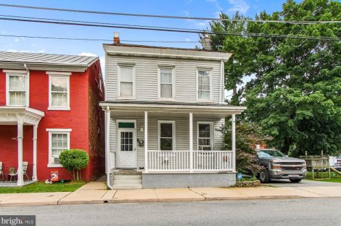 132 Main St, Shoemakersville, PA 19555-1408