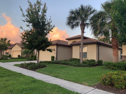 378 Cedar Falls Dr, Ruskin, FL 33572-3117