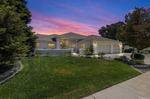 1940 Prospect Ave, Lake Nacimiento, CA 93446-6343