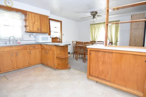 217 Larkspur St, Whitaker PA  15120-2207 exterior