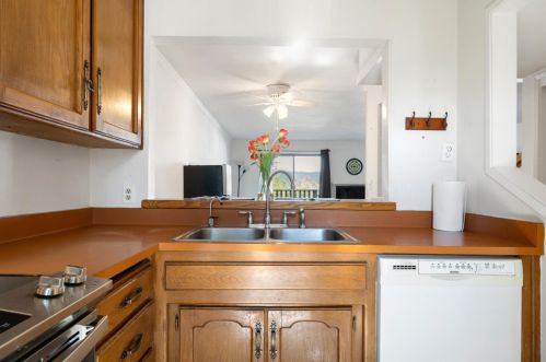 127 Rockwood Dr, Grass Valley CA  95945-5636 exterior