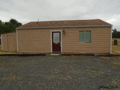 38910 River Dr, Lebanon, OR 97355-8913