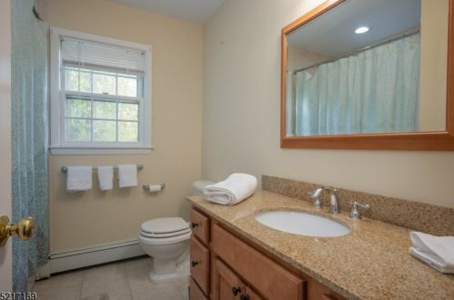 30 Friar Rd, Greystone Park NJ  07950-3022 exterior