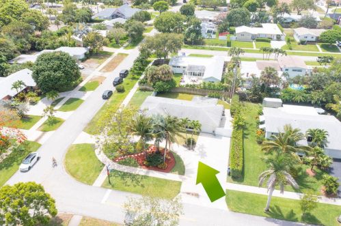 500 Captains Rd, West Palm Beach FL  33408-4810 exterior
