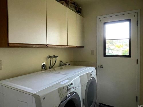 3331 Zaina Ln, Ukiah CA  95482-6962 exterior