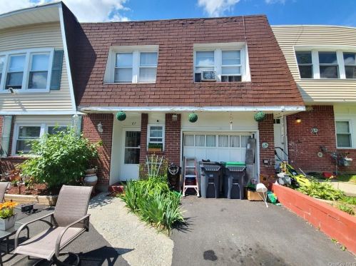 87 Patio Rd, Middletown, NY 10941-1654
