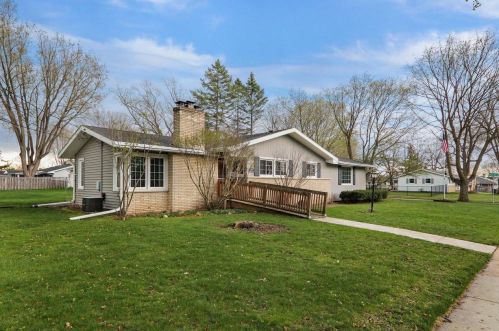 1509 Homberg Ln, Madison, WI 53716-1925