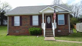 584 Brady Dr, Clarksville, TN 37042-6052