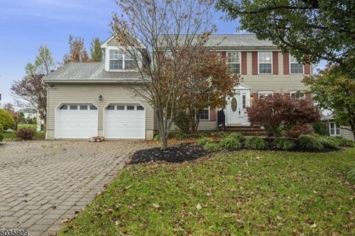 6 Crossing Dr, Roxbury Township, NJ 07836-4709