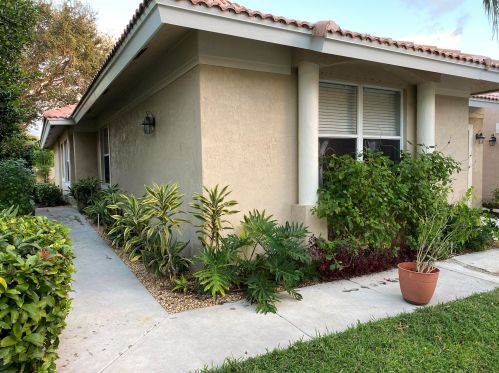 327 Coral Trace Cir, Delray Beach, FL 33445-3619